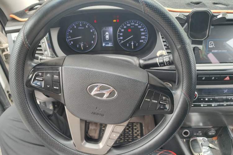 Used Hyundai Mistra 2014 1.8L Automatic Smart GLS Steering Wheel