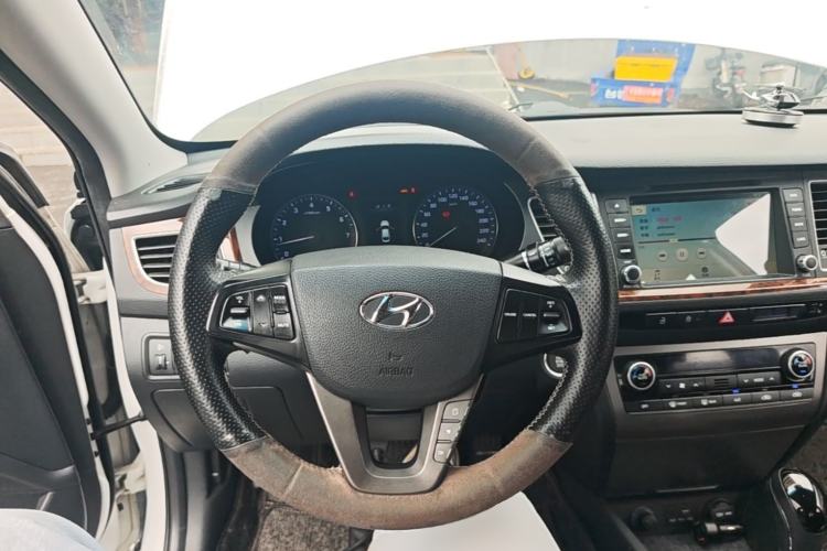 Used Hyundai Mistra 2014 1.8L Automatic Deluxe DLX Model Steering Wheel