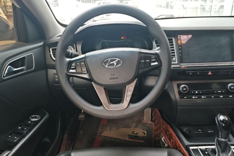 Used Hyundai Mistra 2014 1.8L Automatic Smart GLS Steering Wheel