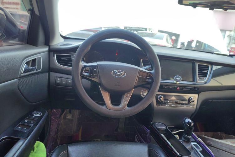 Used Hyundai Mistra 2014 1.8L Automatic Smart GLS Steering Wheel