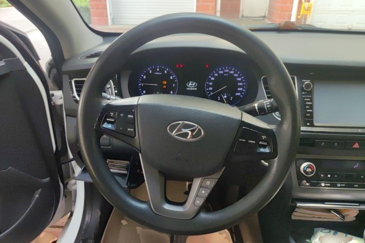 Used Hyundai Mistra 2014 1.8L Automatic Smart GLS Steering Wheel