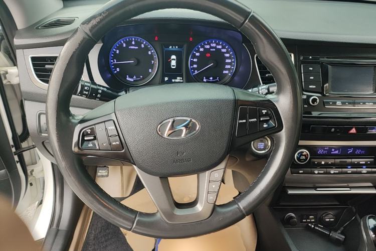 Used Hyundai Mistra 2014 1.8L Automatic Deluxe DLX Model Steering Wheel