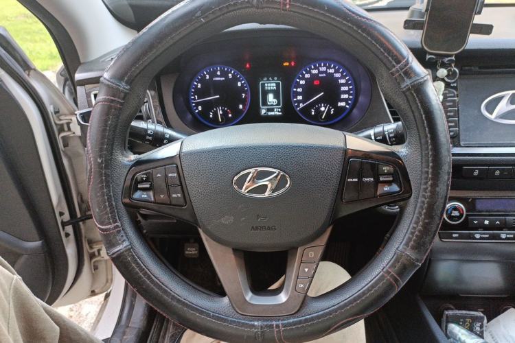 Used Hyundai Mistra 2014 1.8L Automatic Smart GLS Steering Wheel