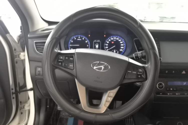 Used Hyundai Mistra 2014 1.8L Automatic Smart GLS Steering Wheel