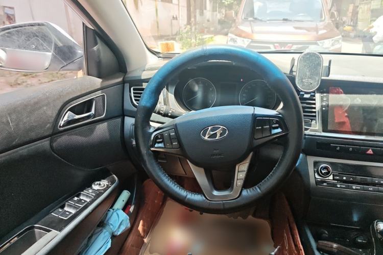 Used Hyundai Mistra 2014 1.8L Automatic Deluxe DLX Model Steering Wheel