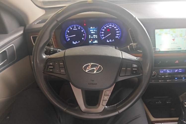 Used Hyundai Mistra 2014 1.8L Automatic Deluxe DLX Model Steering Wheel