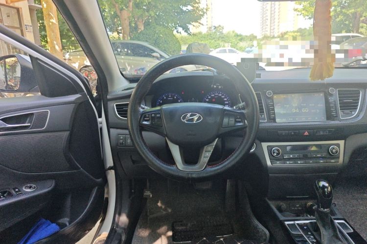 Used Hyundai Mistra 2014 1.8L Automatic Smart GLS Steering Wheel