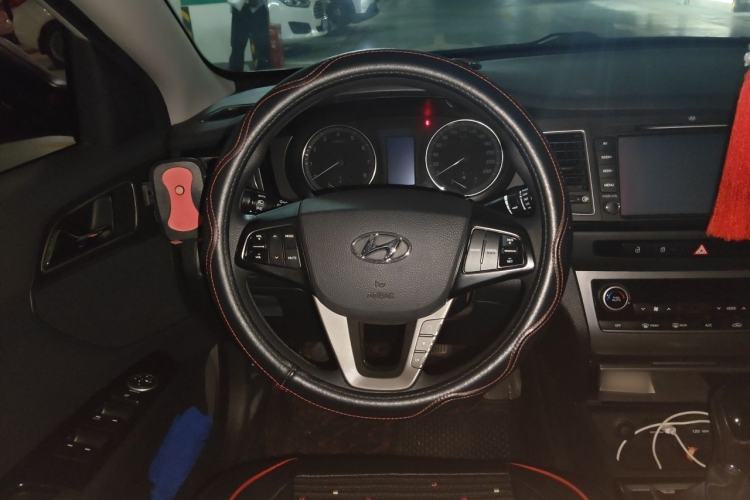 Used Hyundai Mistra 2014 1.8L Automatic Smart GLS Steering Wheel