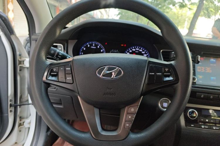 Used Hyundai Mistra 2014 1.8L Automatic Smart GLS Steering Wheel