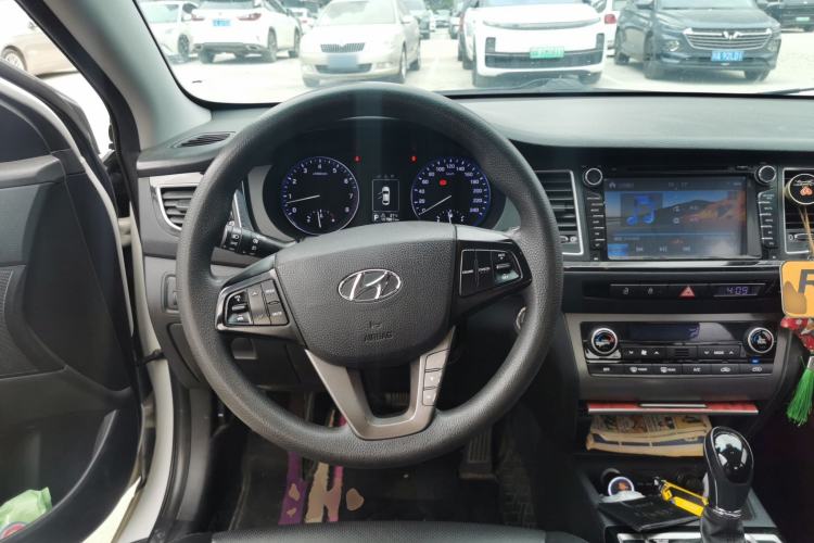 Used Hyundai Mistra 2014 1.8L Automatic Smart GLS Steering Wheel