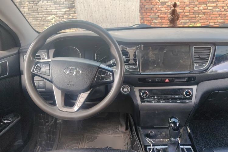 Used Hyundai Mistra 2014 1.8L Automatic Smart GLS Steering Wheel