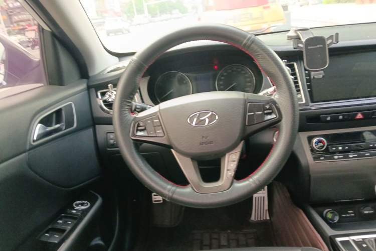 Used Hyundai Mistra 2014 1.8L Automatic Smart GLS Steering Wheel