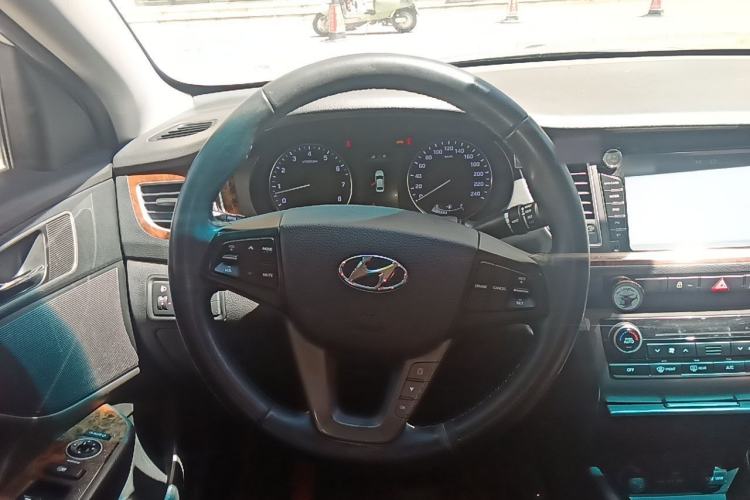 Used Hyundai Mistra 2014 1.8L Automatic Deluxe DLX Model Steering Wheel