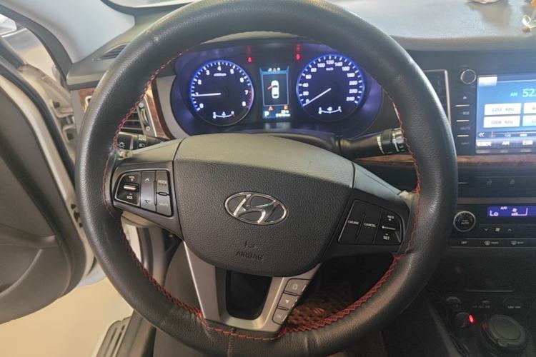 Used Hyundai Mistra 2014 1.8L Automatic Deluxe DLX Model Steering Wheel