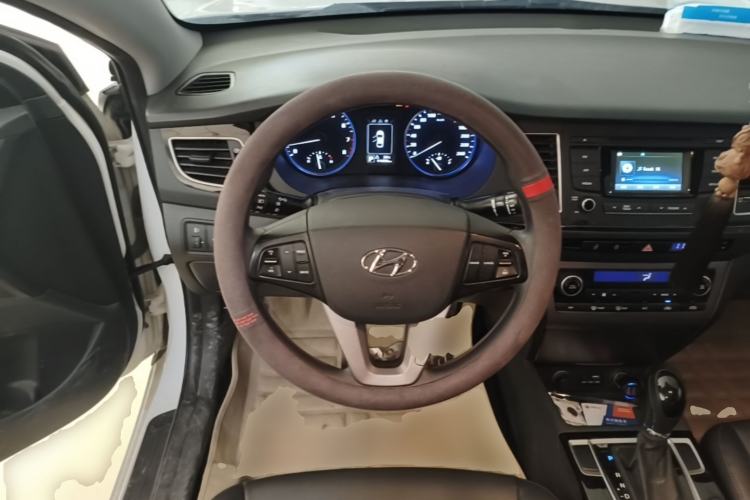 Used Hyundai Mistra 2014 1.8L Automatic Smart GLS Steering Wheel