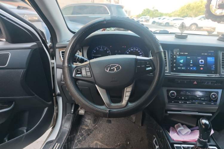 Used Hyundai Mistra 2014 1.8L Automatic Smart GLS Steering Wheel