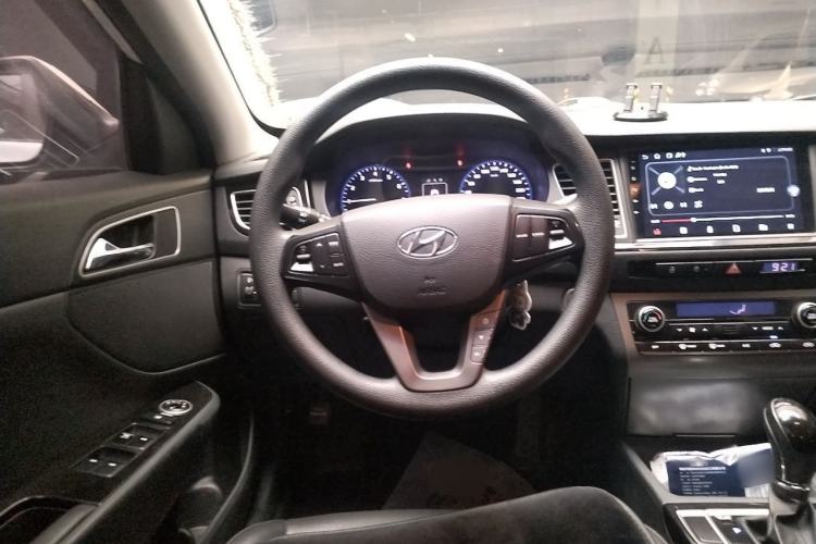 Used Hyundai Mistra 2014 1.8L Automatic Smart GLS Steering Wheel