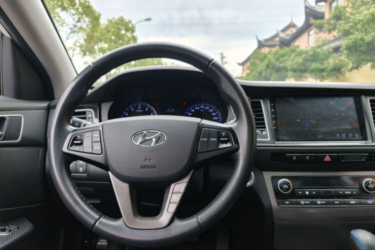 Used Hyundai Mistra 2014 1.8L Automatic Deluxe DLX Model Steering Wheel