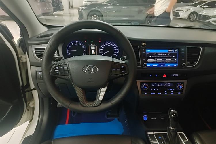 Used Hyundai Mistra 2014 1.8L Automatic Deluxe DLX Model Steering Wheel