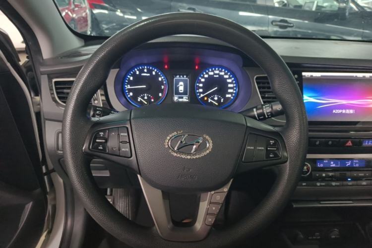Used Hyundai Mistra 2014 1.8L Automatic Smart GLS Steering Wheel