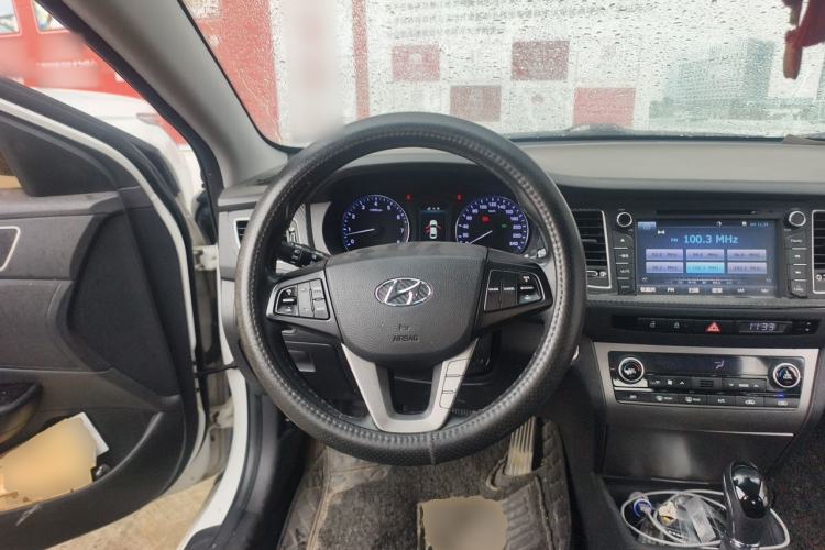 Used Hyundai Mistra 2014 1.8L Automatic Deluxe DLX Model Steering Wheel