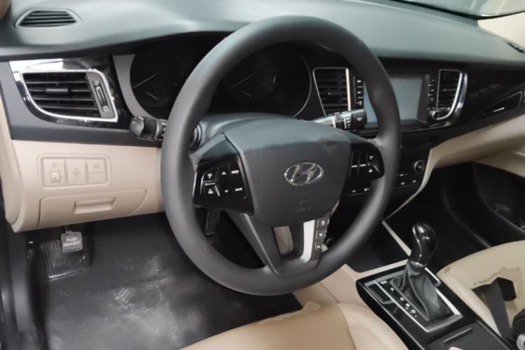 Used Hyundai Mistra 2014 1.8L Automatic Smart GLS Steering Wheel