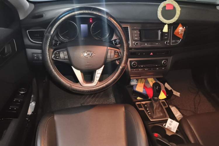 Used Hyundai Mistra 2014 1.8L Automatic Smart GLS Steering Wheel
