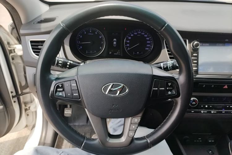 Used Hyundai Mistra 2014 1.8L Automatic Deluxe DLX Model Steering Wheel