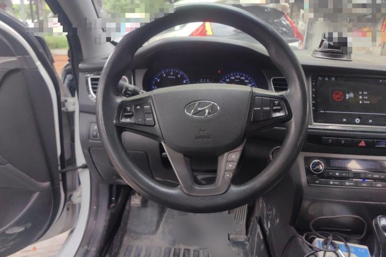 Used Hyundai Mistra 2014 1.8L Automatic Smart GLS Steering Wheel