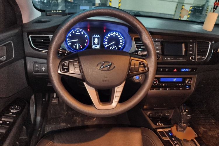 Used Hyundai Mistra 2014 1.8L Automatic Smart GLS Steering Wheel