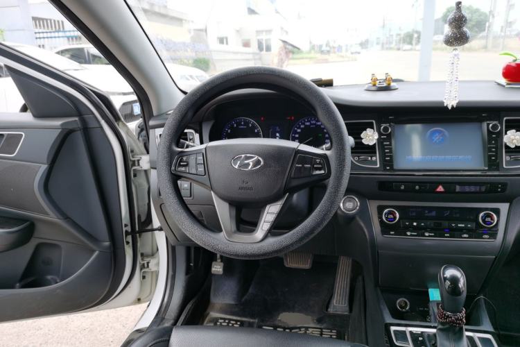 Used Hyundai Mistra 2014 1.8L Automatic Smart GLS Steering Wheel