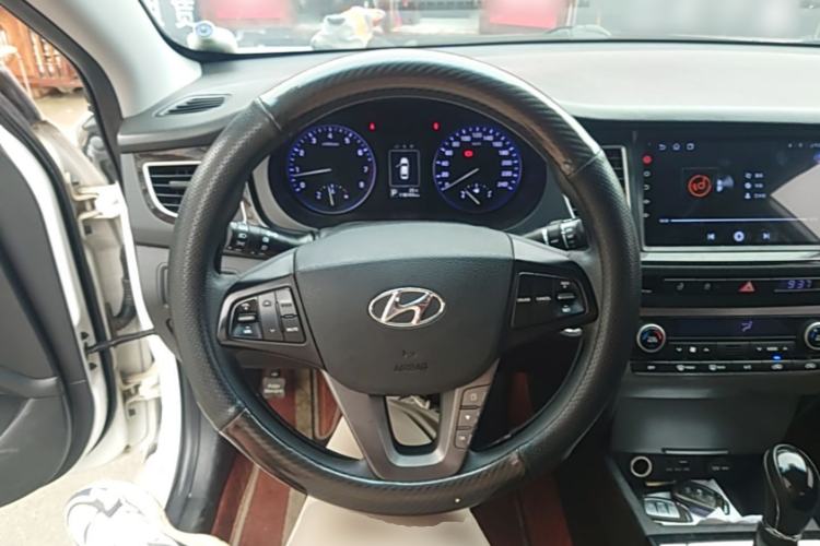 Used Hyundai Mistra 2014 1.8L Automatic Smart GLS Steering Wheel