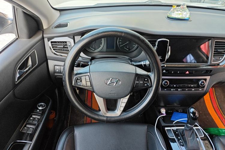 Used Hyundai Mistra 2014 1.8L Automatic Smart GLS Steering Wheel