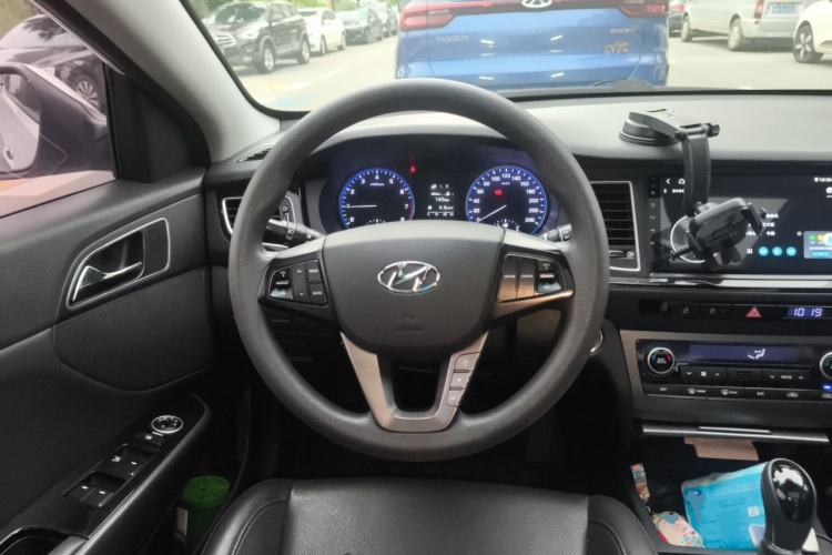 Used Hyundai Mistra 2014 1.8L Automatic Smart GLS Steering Wheel