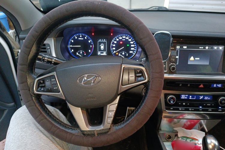 Used Hyundai Mistra 2014 1.8L Automatic Smart GLS Steering Wheel