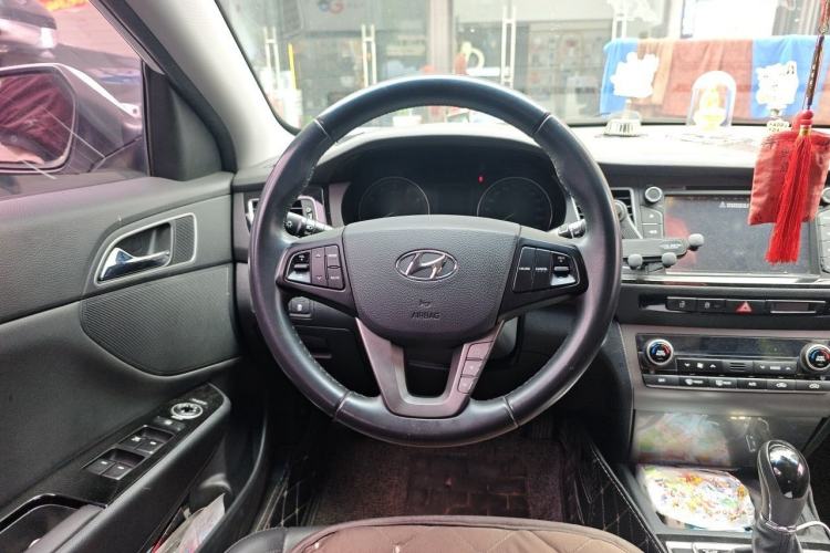 Used Hyundai Mistra 2014 1.8L Automatic Deluxe DLX Model Steering Wheel