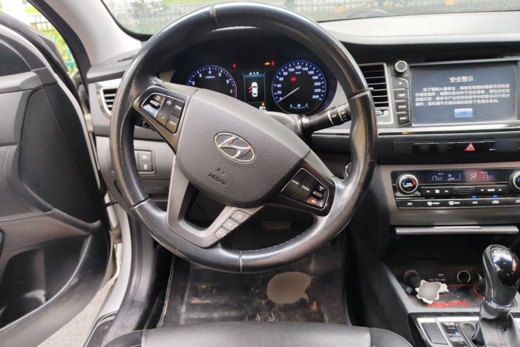 Used Hyundai Mistra 2014 1.8L Automatic Deluxe DLX Model Steering Wheel