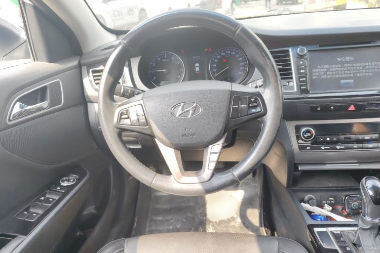 Used Hyundai Mistra 2014 1.8L Automatic Deluxe DLX Model Steering Wheel