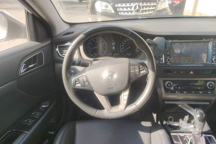 Used Hyundai Mistra 2014 1.8L Automatic Deluxe DLX Model Steering Wheel