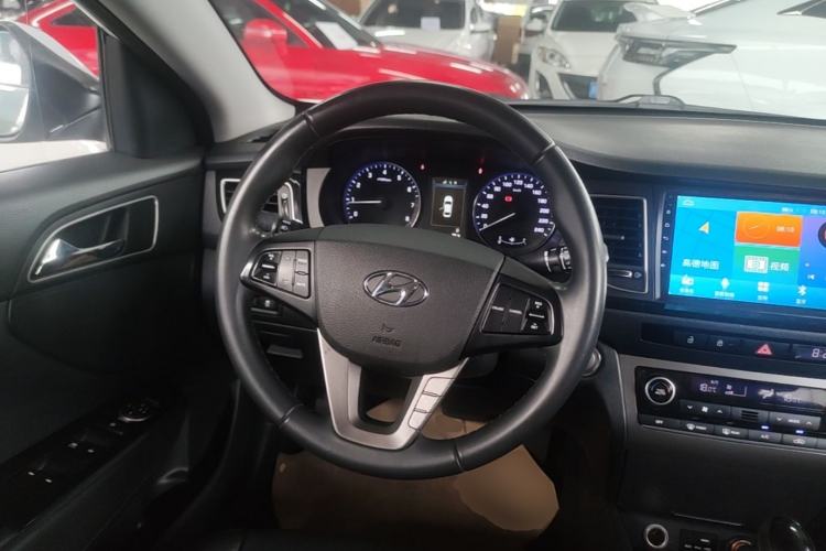 Used Hyundai Mistra 2014 1.8L Automatic Deluxe DLX Model Steering Wheel