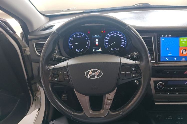 Used Hyundai Mistra 2014 1.8L Automatic Deluxe DLX Model Steering Wheel