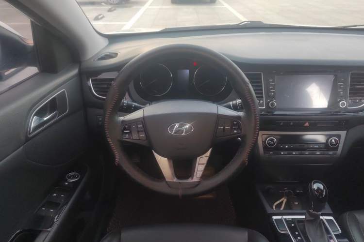 Used Hyundai Mistra 2014 1.8L Automatic Smart GLS Steering Wheel