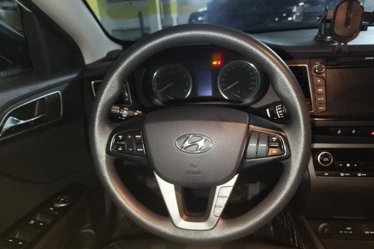 Used Hyundai Mistra 2014 1.8L Automatic Smart GLS Steering Wheel