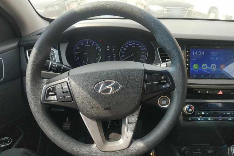 Used Hyundai Mistra 2014 1.8L Automatic Smart GLS Steering Wheel