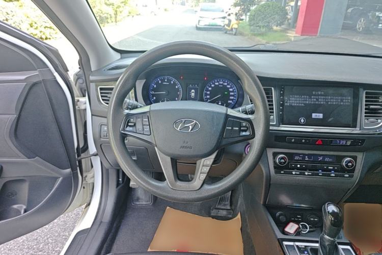 Used Hyundai Mistra 2014 1.8L Automatic Smart GLS Steering Wheel