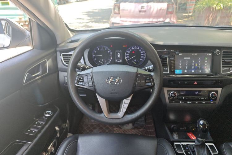 Used Hyundai Mistra 2014 1.8L Automatic Smart GLS Steering Wheel