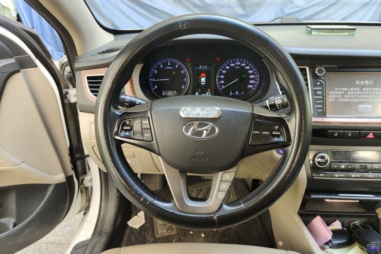 Used Hyundai Mistra 2014 1.8L Automatic Deluxe DLX Model Steering Wheel