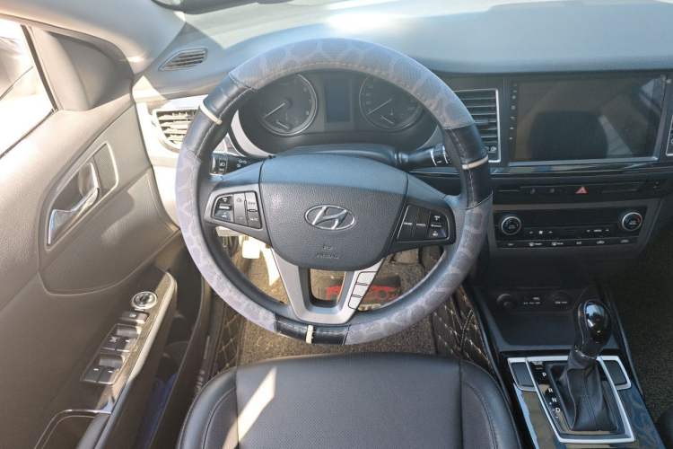 Used Hyundai Mistra 2014 1.8L Automatic Smart GLS Steering Wheel