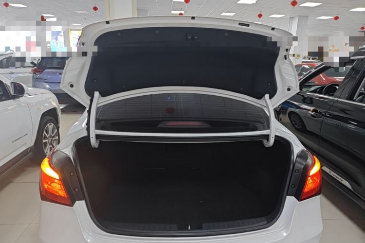 Used Hyundai Mistra 2014 1.8L Automatic Smart GLS Trunk