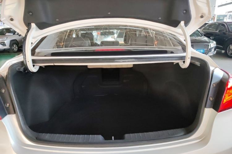 Used Hyundai Mistra 2014 1.8L Automatic Smart GLS Trunk